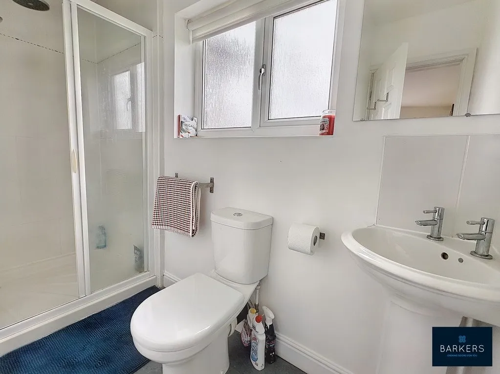 Cliff Hollins Lane East Bierley, Bradford BD4 6RQ, photo 16