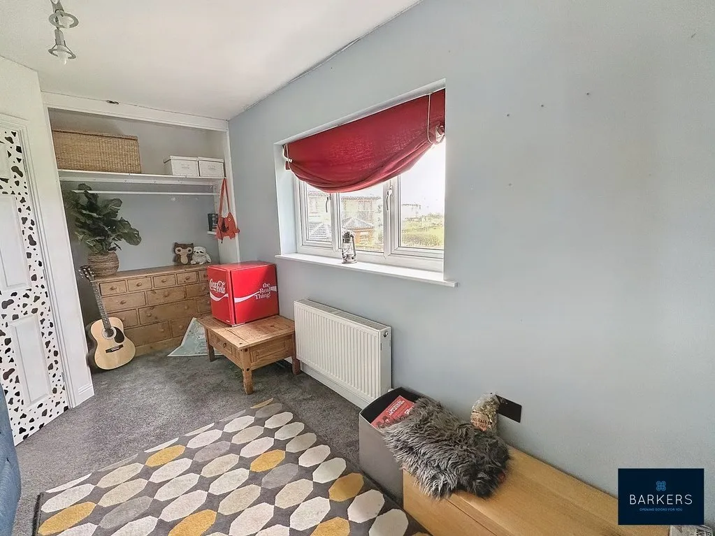 Cliff Hollins Lane East Bierley, Bradford BD4 6RQ, photo 19