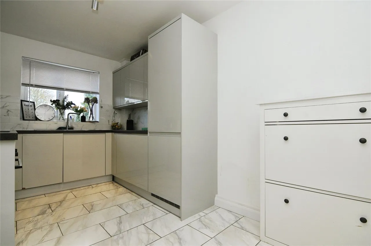 Firsgrove Road, Warley, Brentwood, Essex, CM14, photo 4