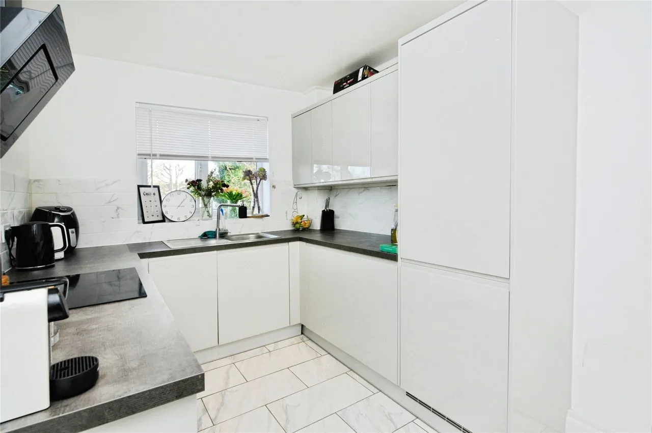 Firsgrove Road, Warley, Brentwood, Essex, CM14, photo 3