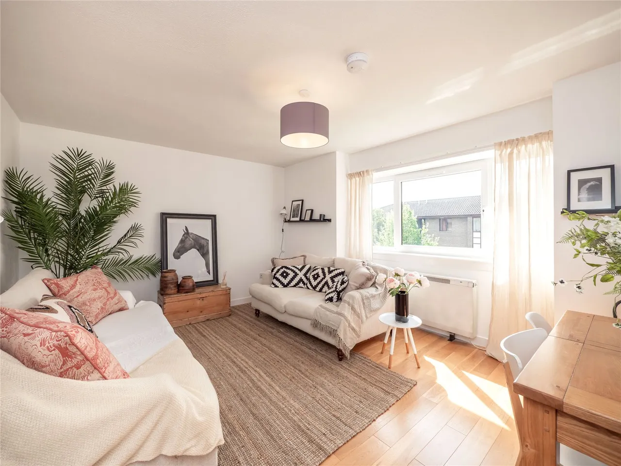 2 bed flat to rent, Allanfield, Edinburgh, EH7