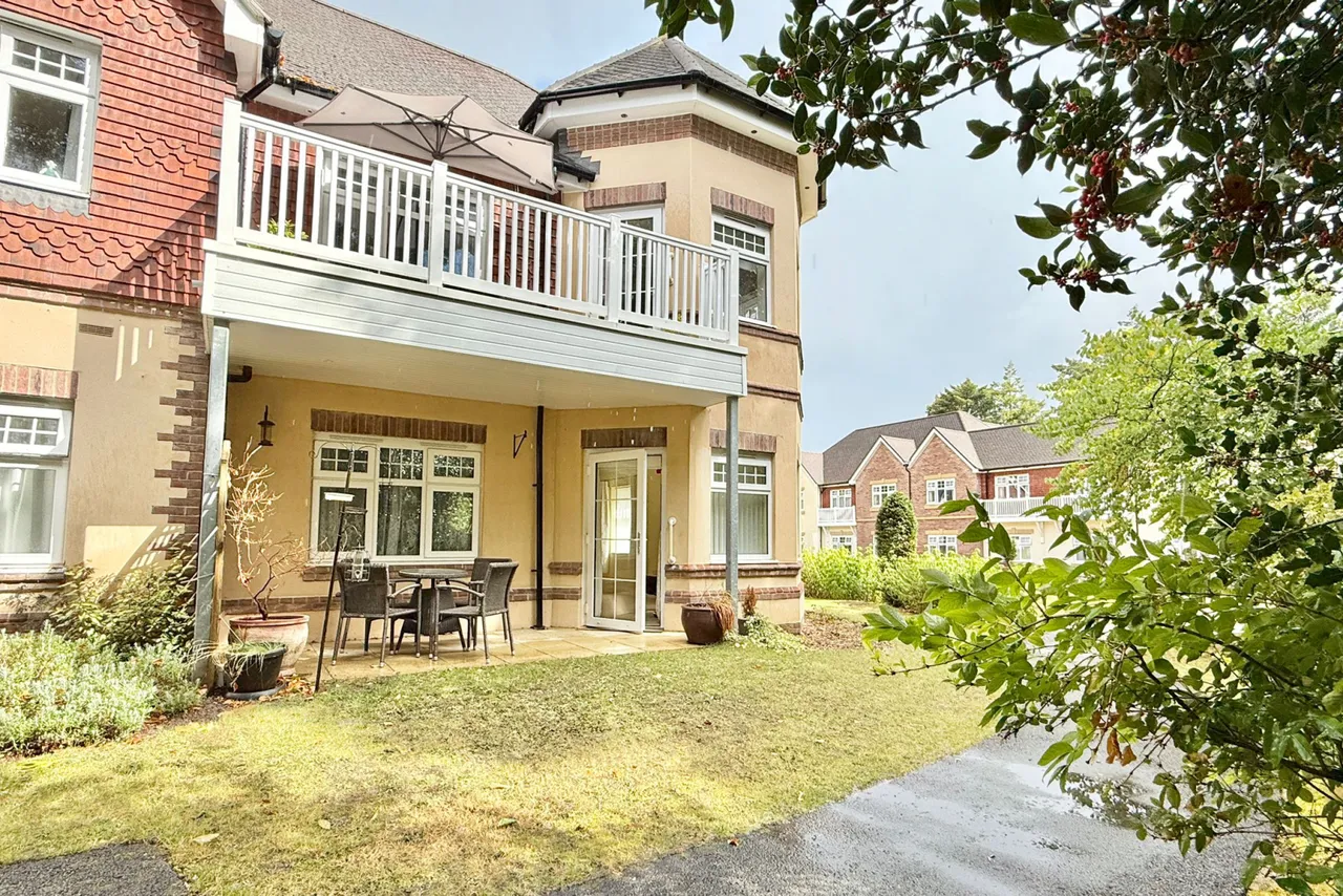 St. Ives Place, Ringwood, BH24, photo 3