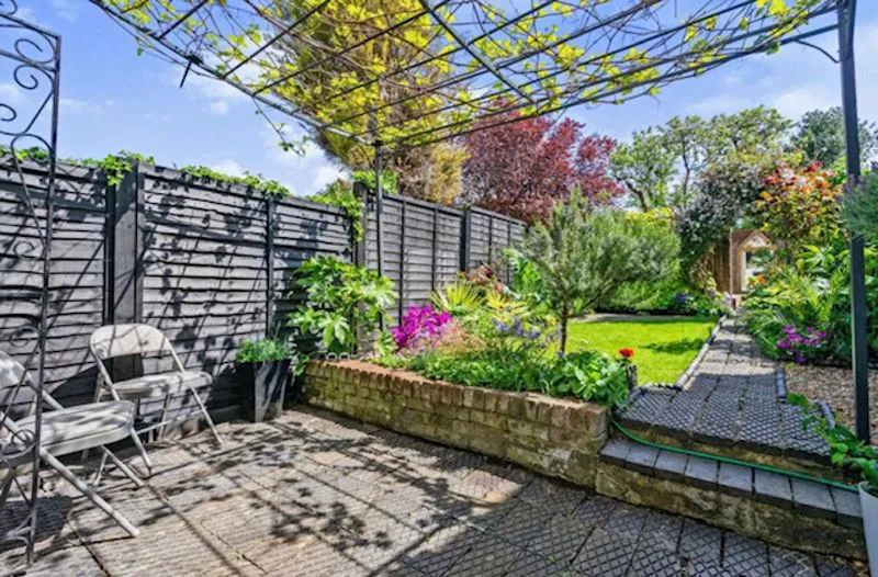 Tennyson Road, Luton LU1 3RS, photo 9