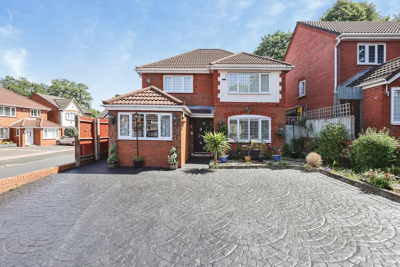 4 bed house for sale, Lime Tree Grove, Birmingham, B31