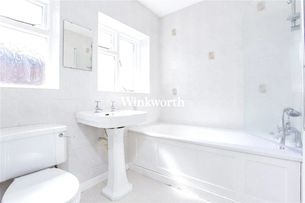 The Vale, London, NW11, photo 5