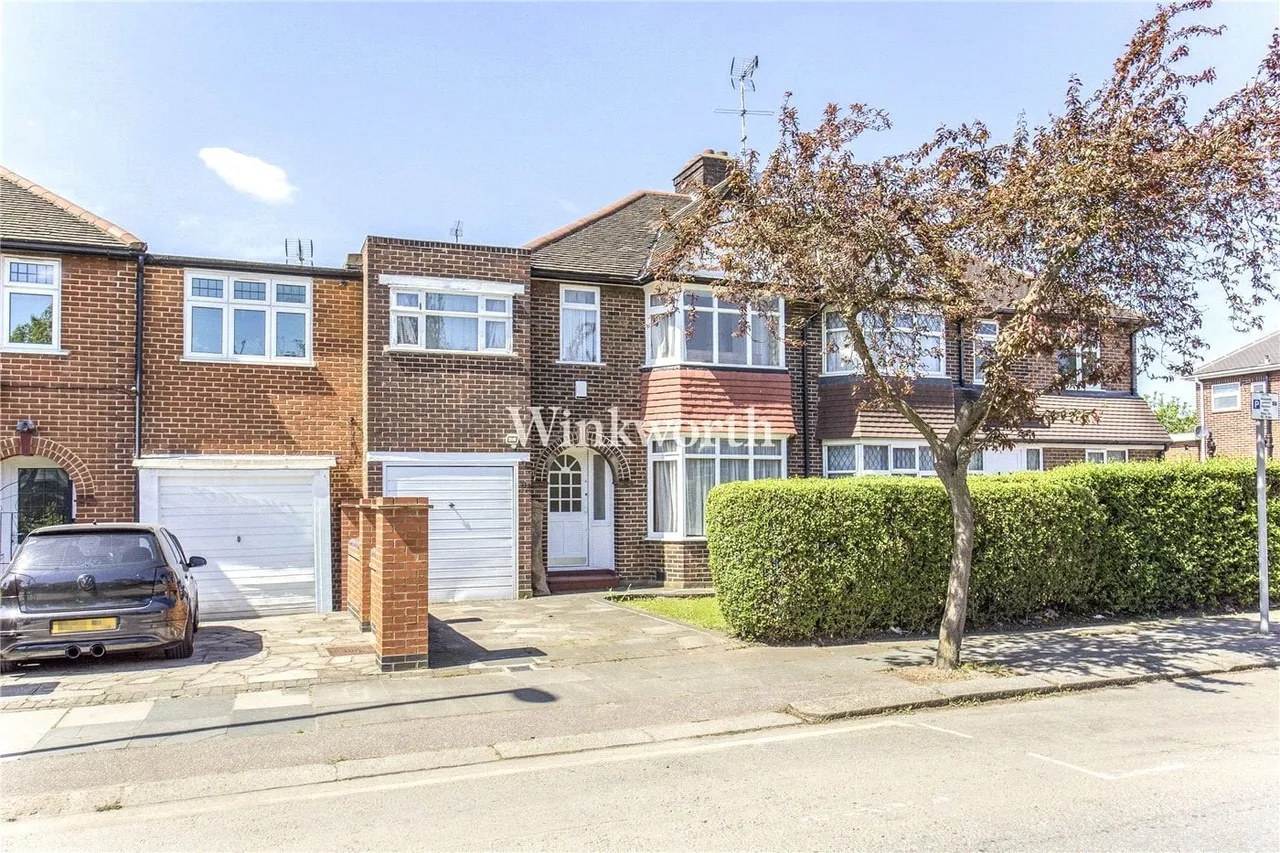 3 bed house for sale — The Vale, London, NW11