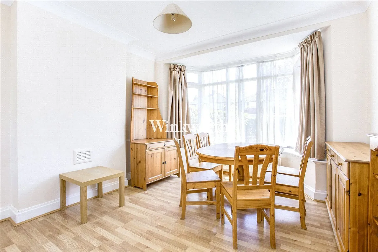 The Vale, London, NW11, photo 4