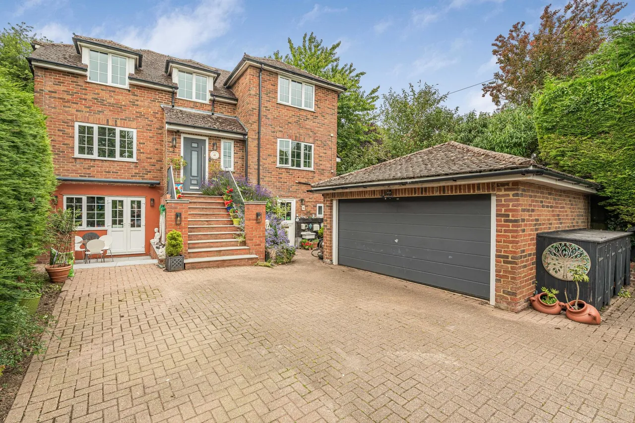 Haw Lane, Bledlow Ridge, HP14, photo 2