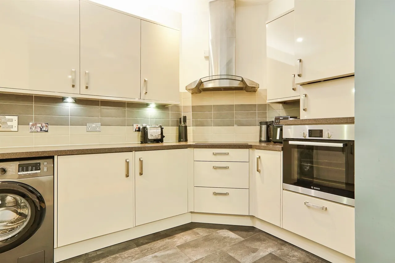 Jill Kilner Drive, Burley In Wharfedale, LS29, photo 3