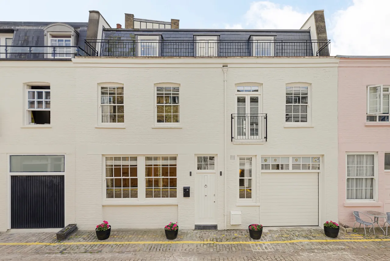 Princes Gate Mews, Knightsbridge, London, photo 2