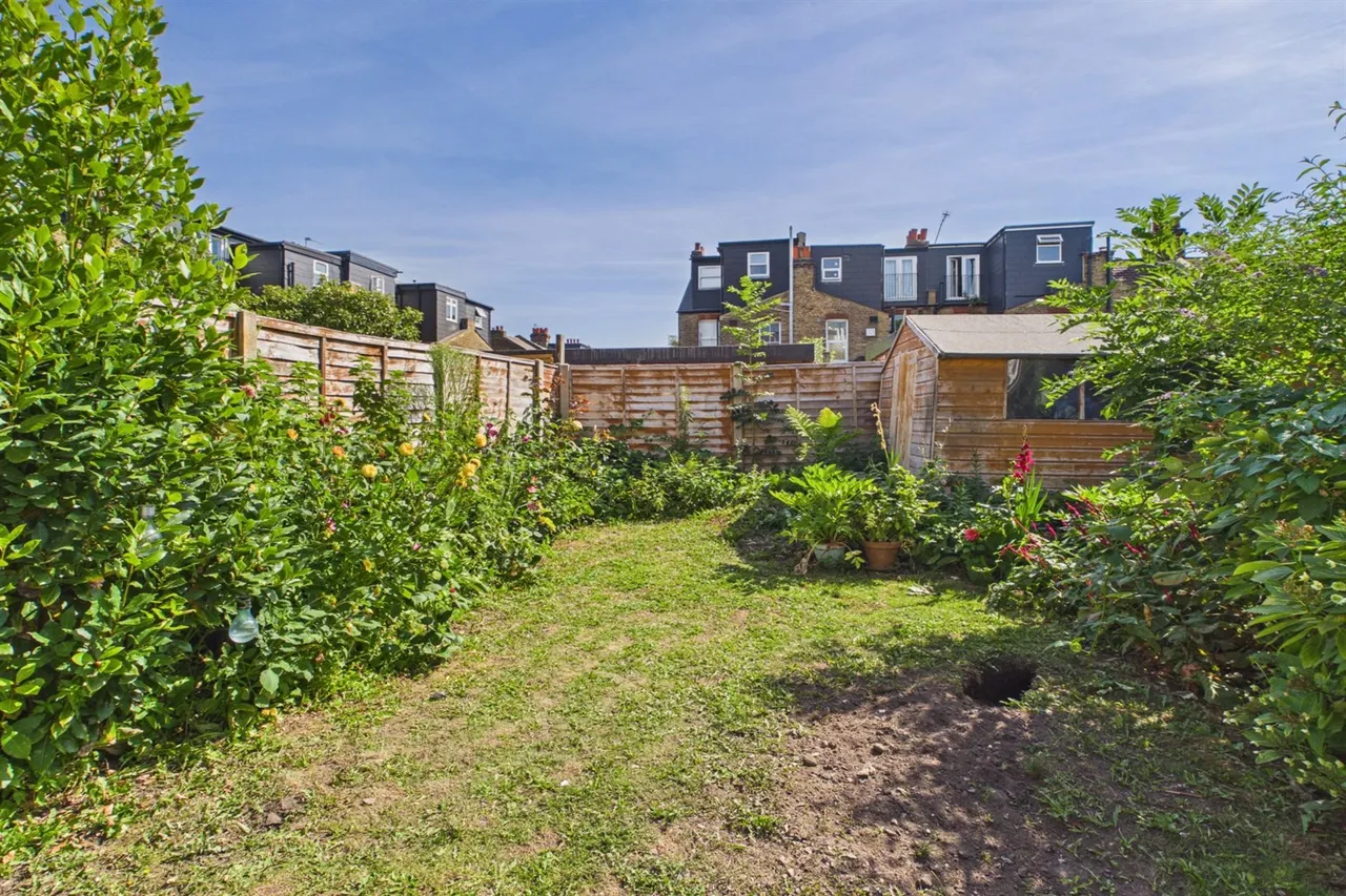 London, SW19 1HG, photo 10