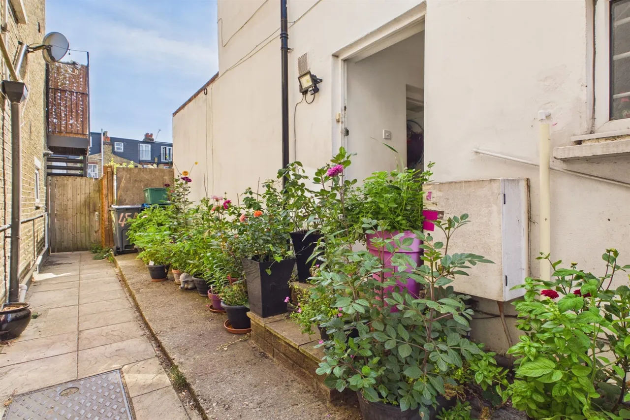 London, SW19 1HG, photo 11