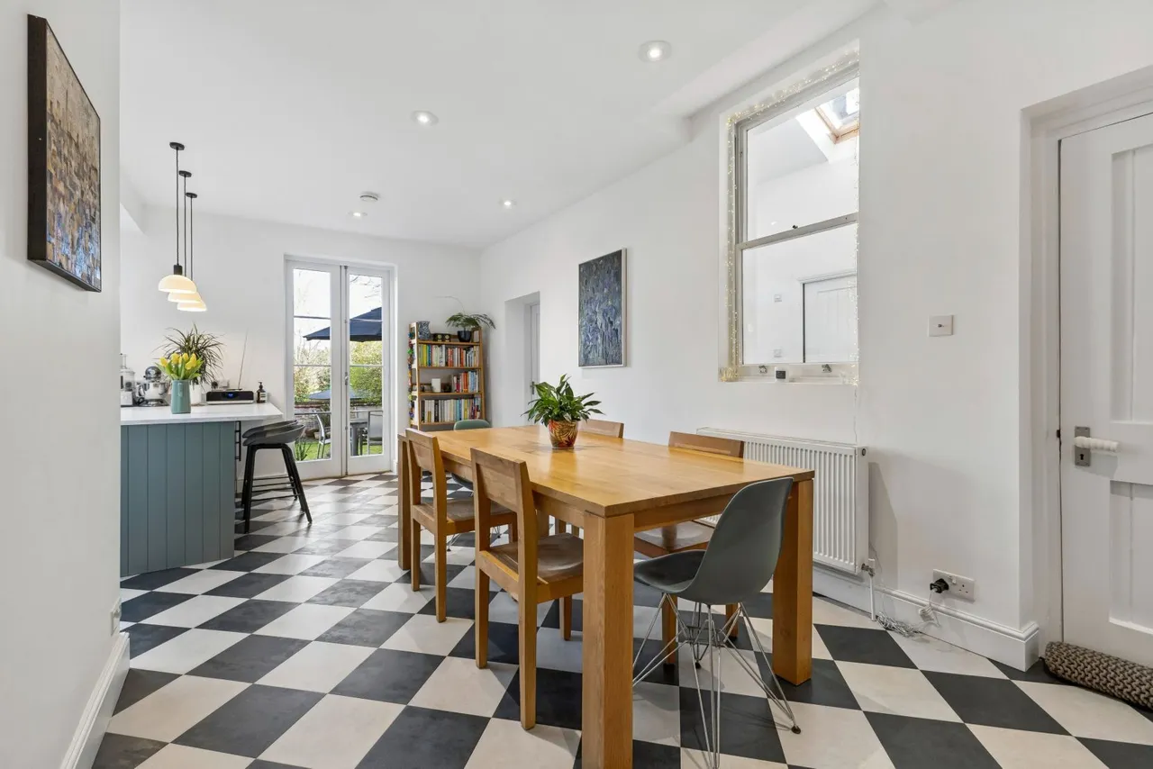 Christchurch Road, Winchester, Hampshire, SO23 9SU, photo 5