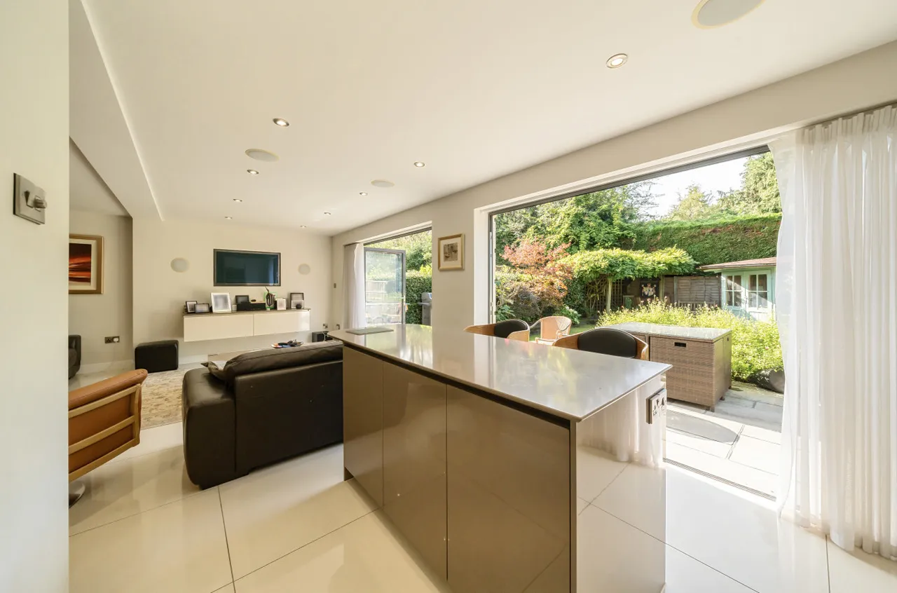 Brewery Road, Horsell, GU21, photo 3