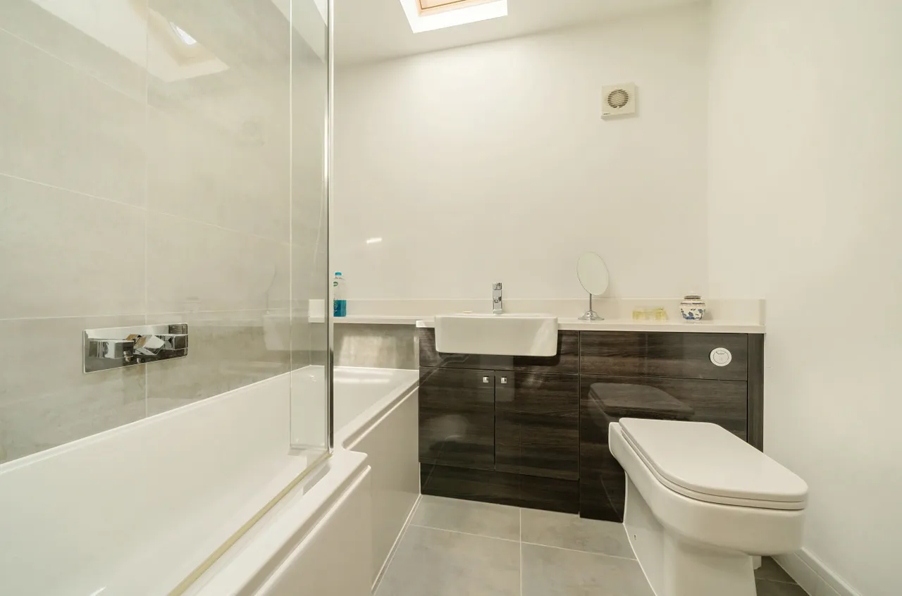Brewery Road, Horsell, GU21, photo 16