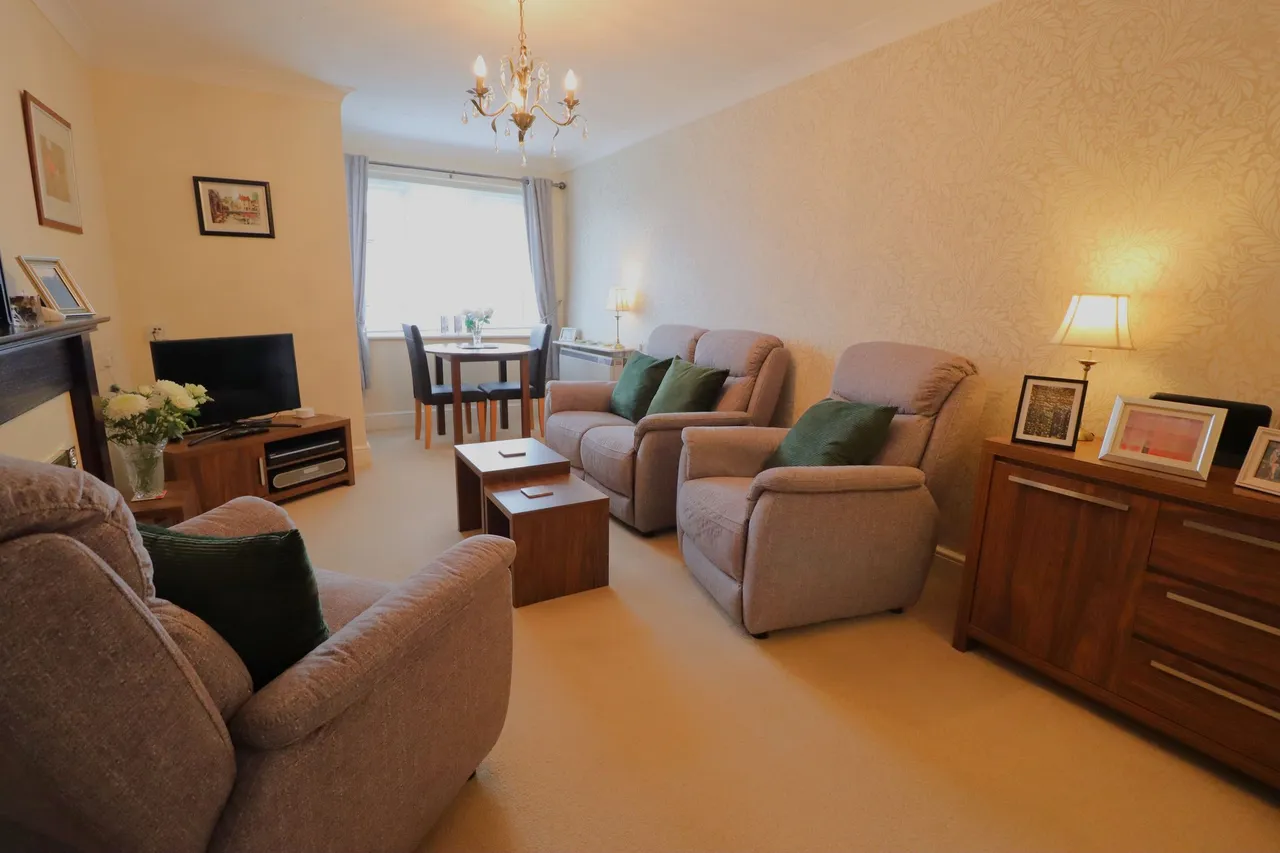 Down Hall Road, Rayleigh, SS6, photo 10