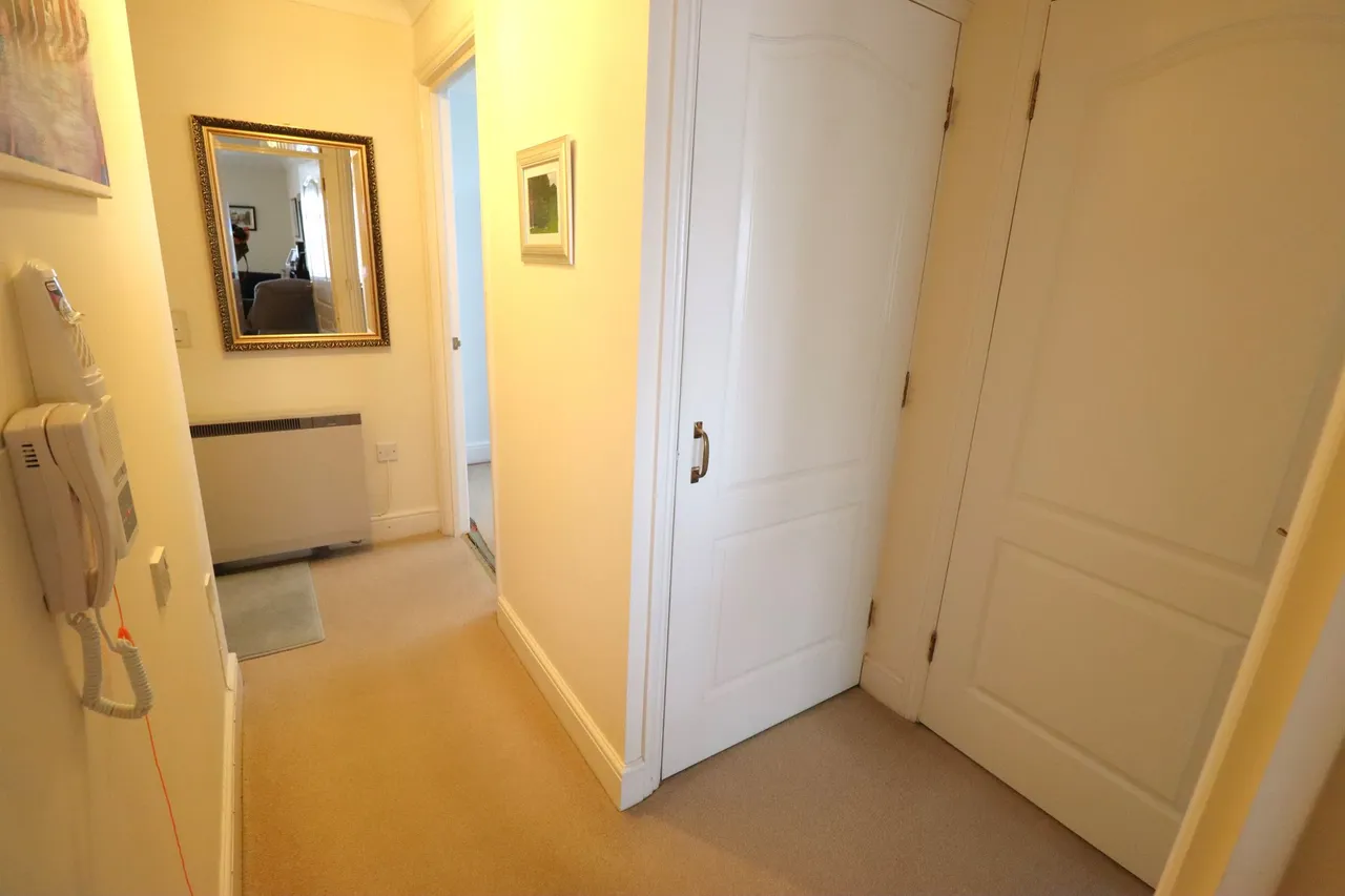 Down Hall Road, Rayleigh, SS6, photo 11