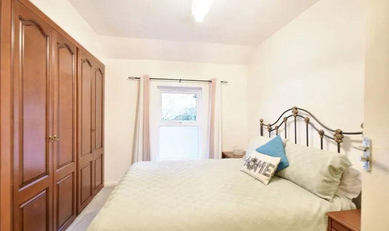 Prospect Place, Epsom, KT17, photo 8