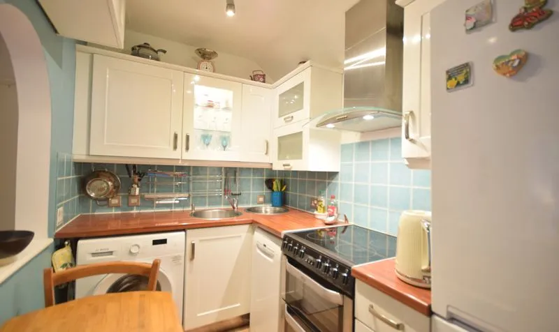Prospect Place, Epsom, KT17, photo 5