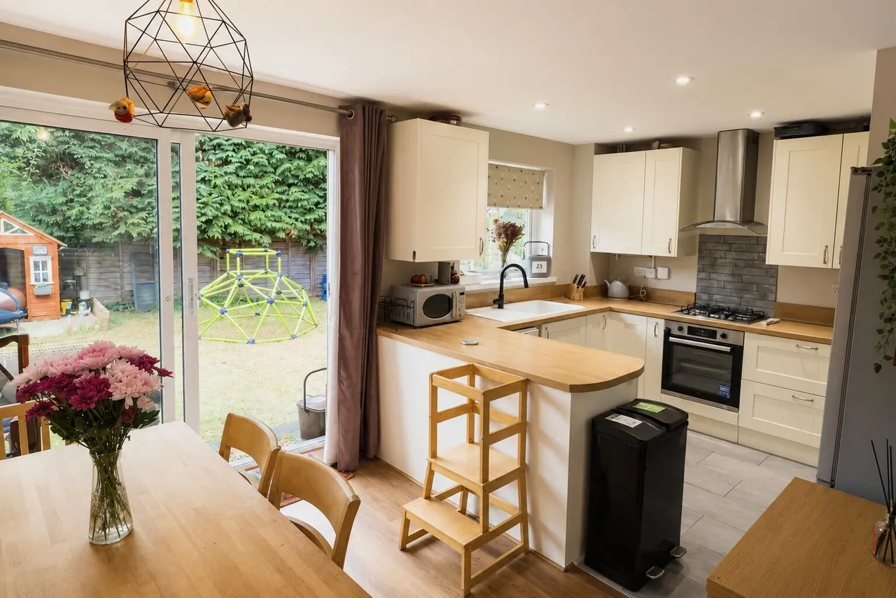 Friars Croft, Calmore, Southampton, photo 4