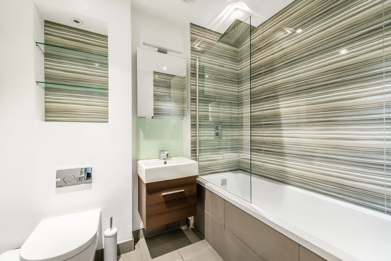 Flat 12, Sovereign House, Twickenham, photo 6