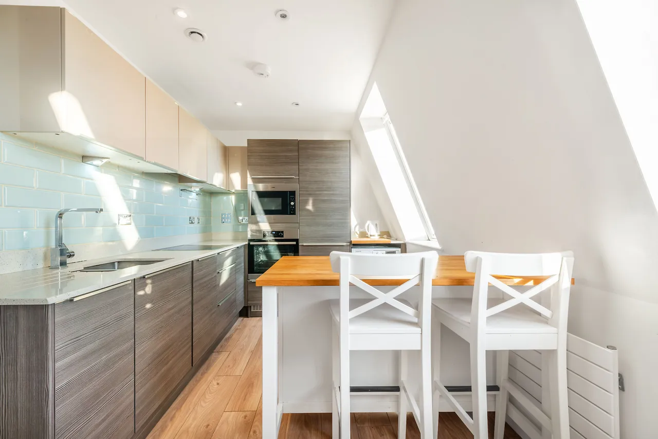 Flat 12, Sovereign House, Twickenham, photo 5