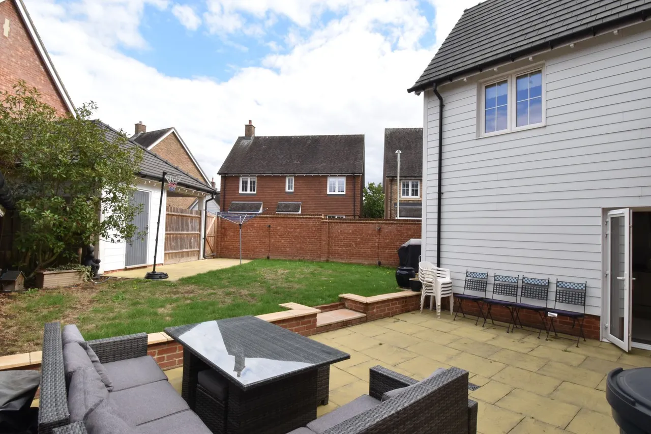 Alexander Road, Harrietsham, photo 14