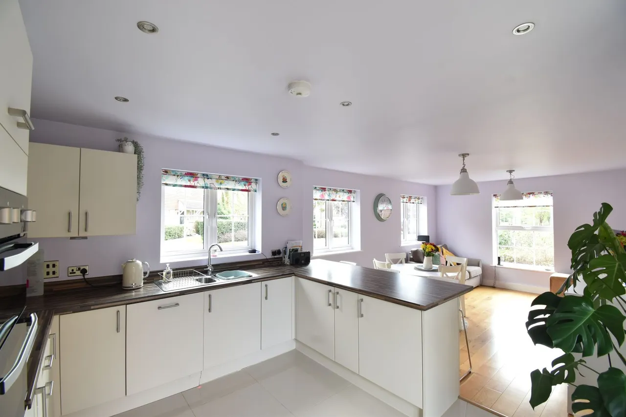 Alexander Road, Harrietsham, photo 2