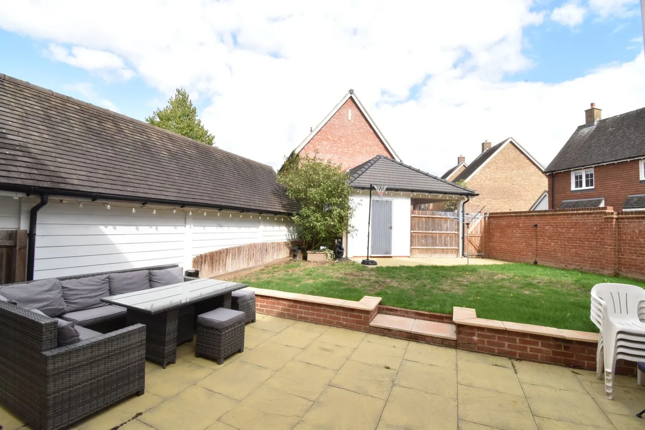Alexander Road, Harrietsham, photo 13