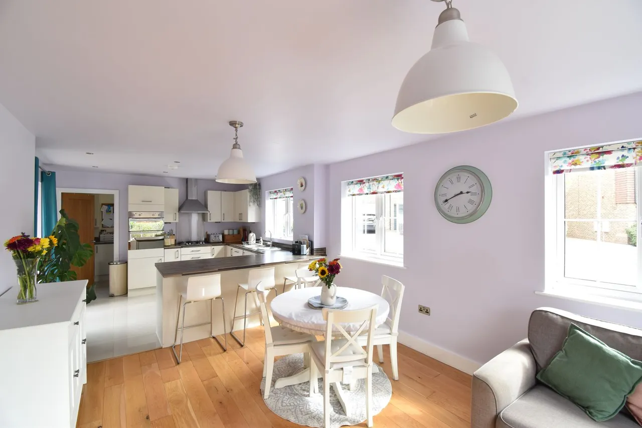 Alexander Road, Harrietsham, photo 4
