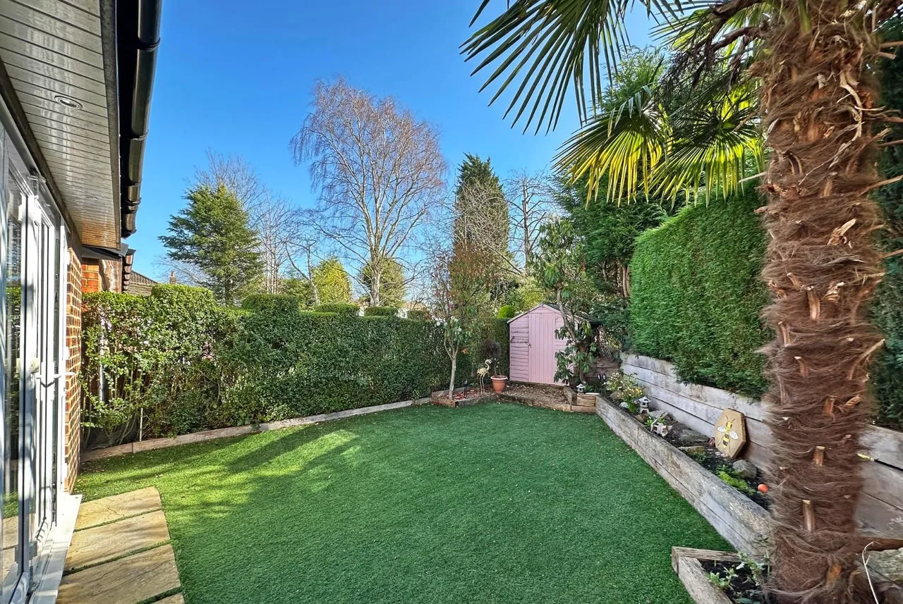Glen Rise, Timperley, Cheshire WA15 7SH, photo 5