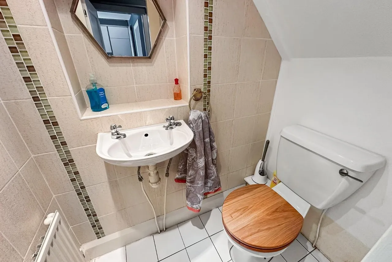 Glen Rise, Timperley, Cheshire WA15 7SH, photo 21