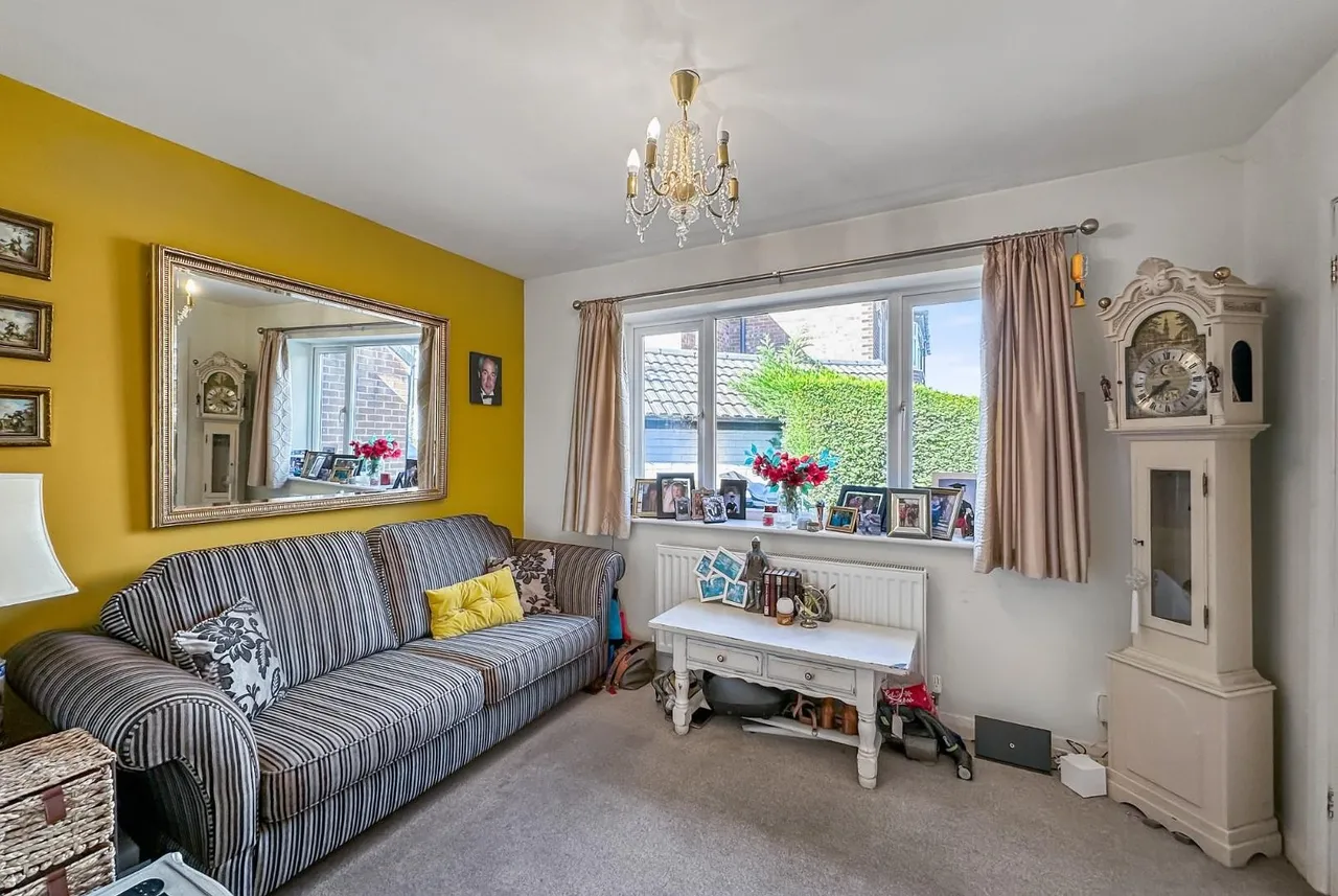 Glen Rise, Timperley, Cheshire WA15 7SH, photo 19