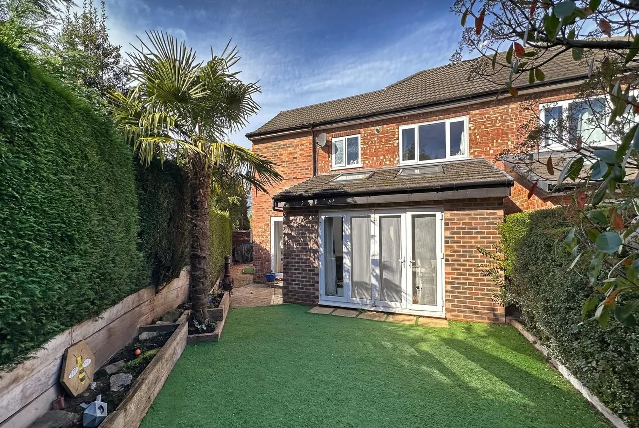 Glen Rise, Timperley, Cheshire WA15 7SH, photo 26