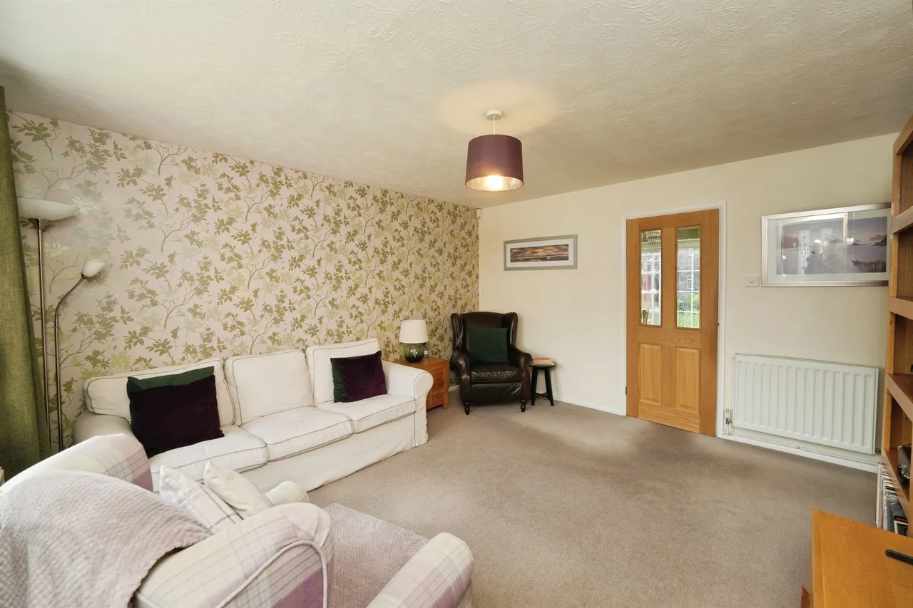 Little Meadow, Bradley Stoke, Bristol, photo 3