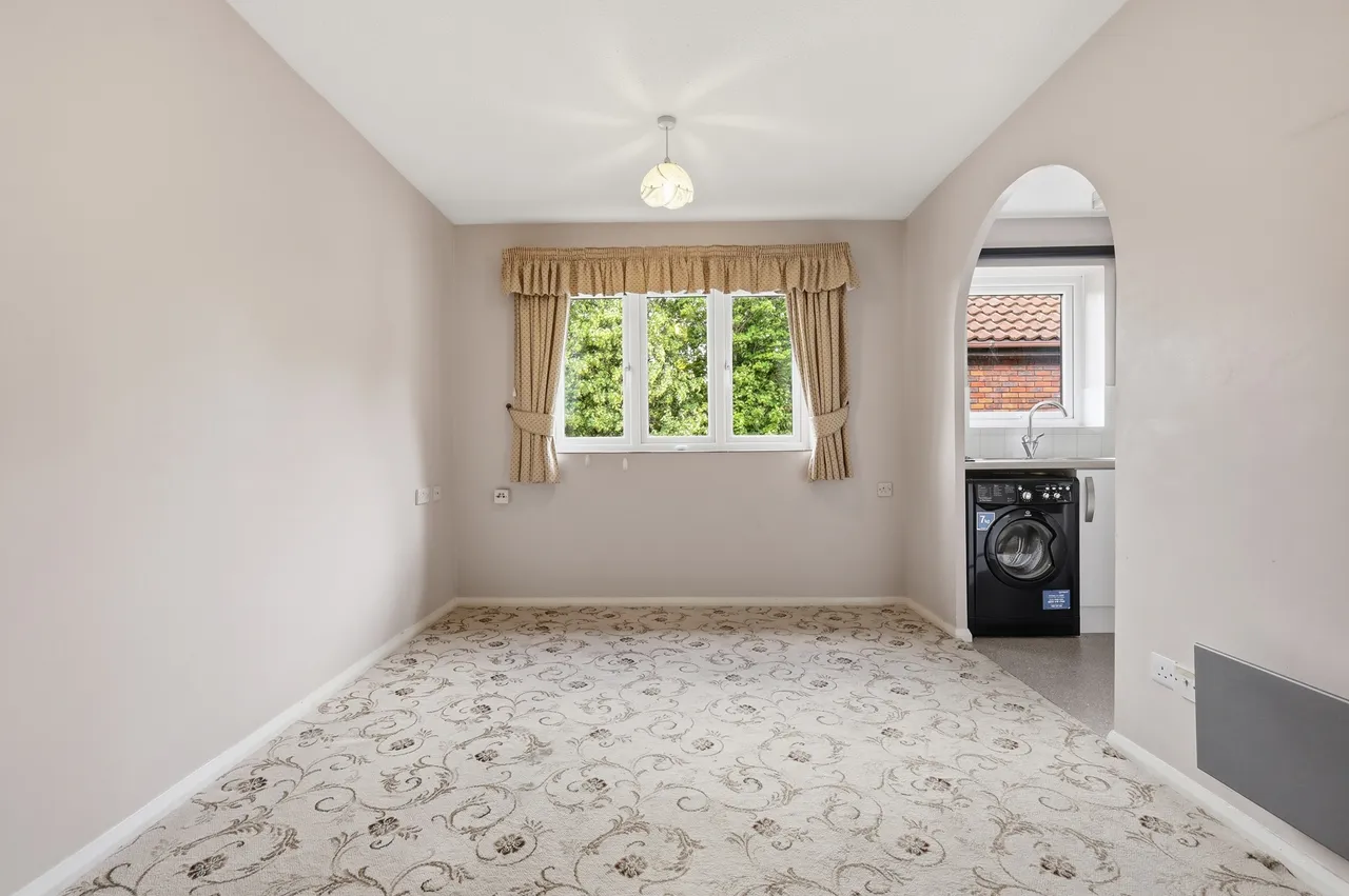 Cobbins Bank, Waltham Abbey, EN9, photo 9