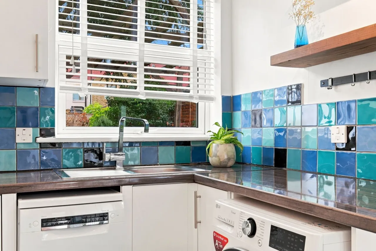 Adelaide Road, Leyton, E10, photo 5