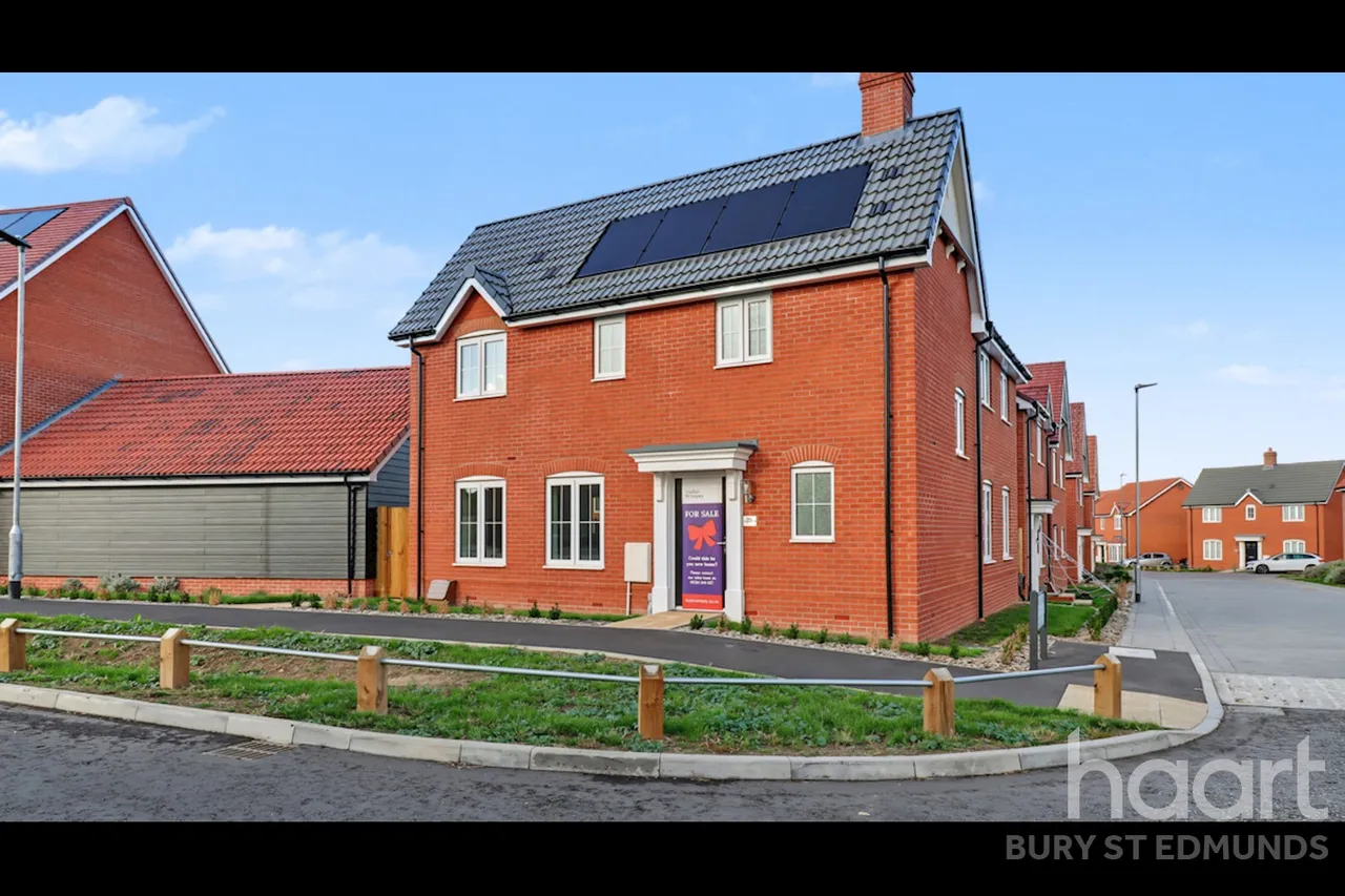 3 bed house for sale, Saltsman Road, Bury St Edmunds, IP32