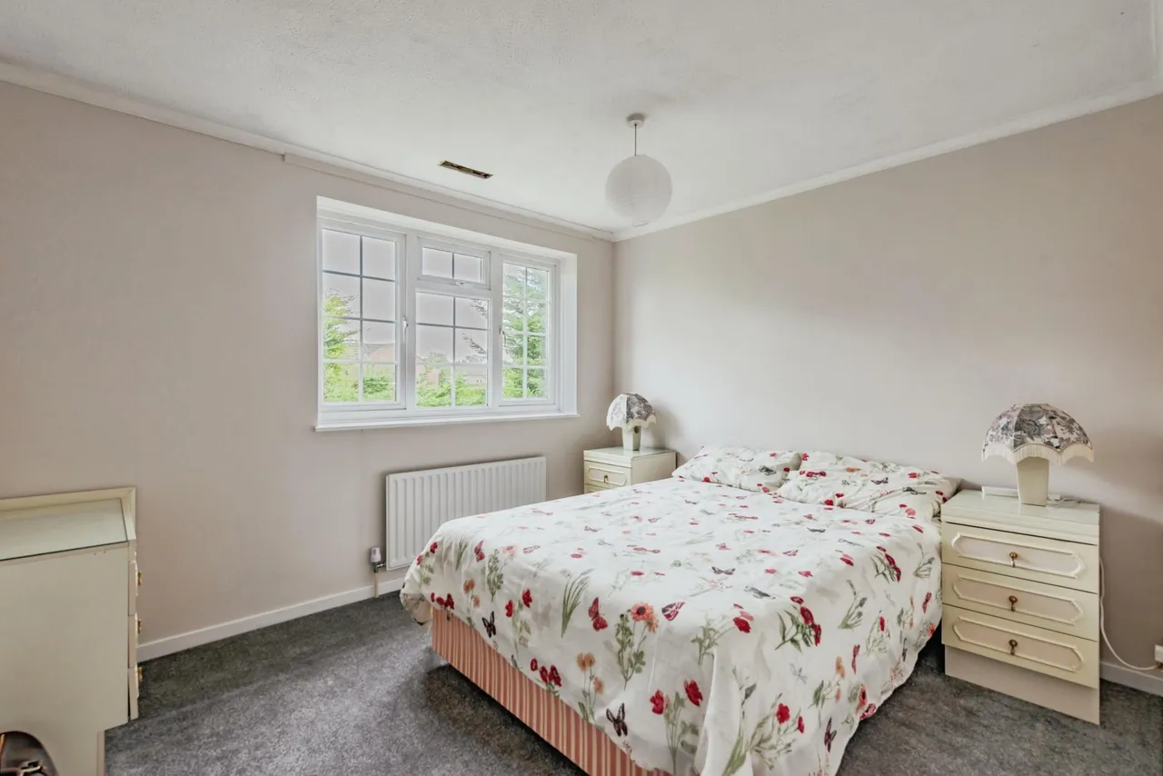 Birchwood Close, Horley, RH6, photo 9