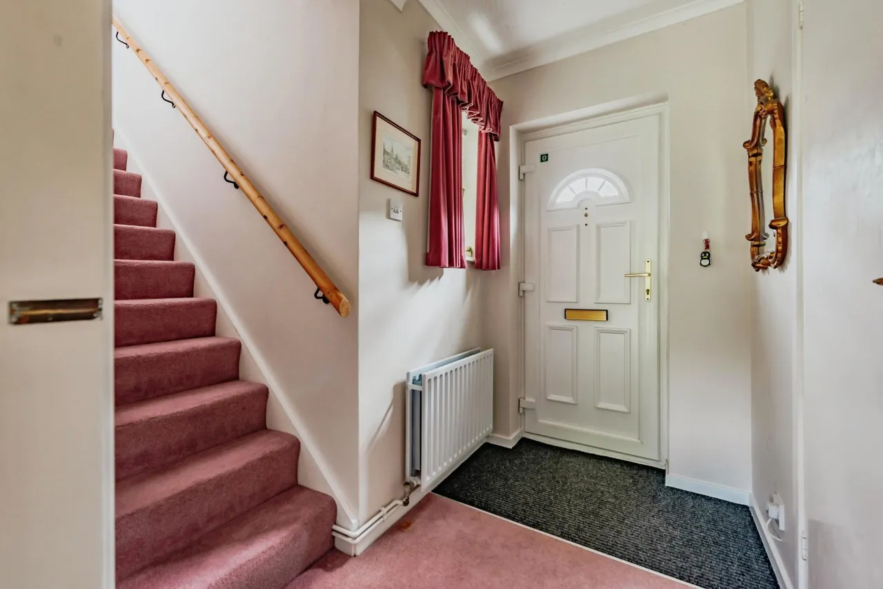 Birchwood Close, Horley, RH6, photo 8