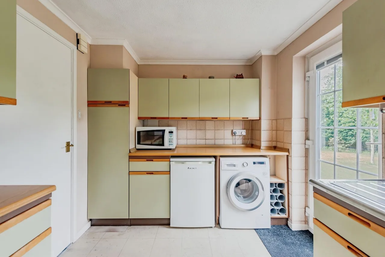 Birchwood Close, Horley, RH6, photo 4