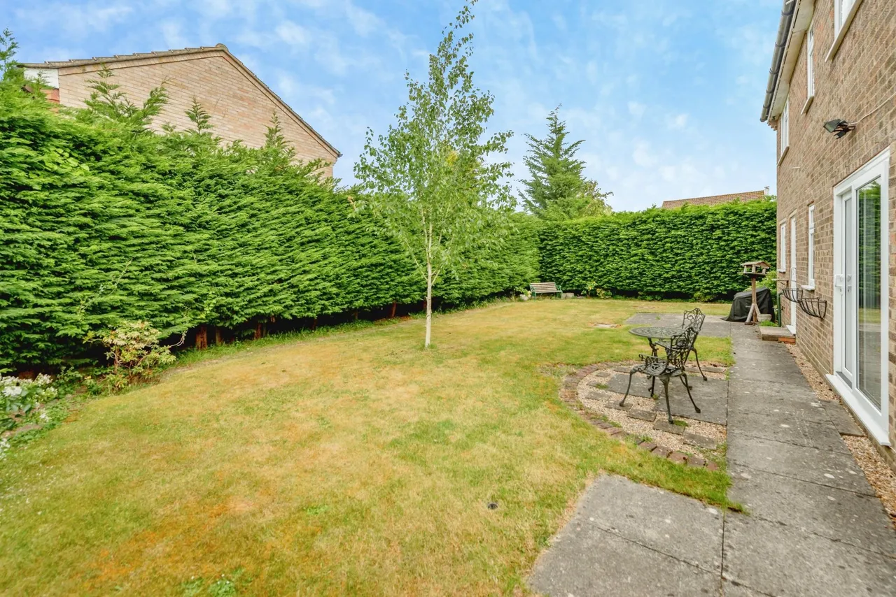 Birchwood Close, Horley, RH6, photo 14