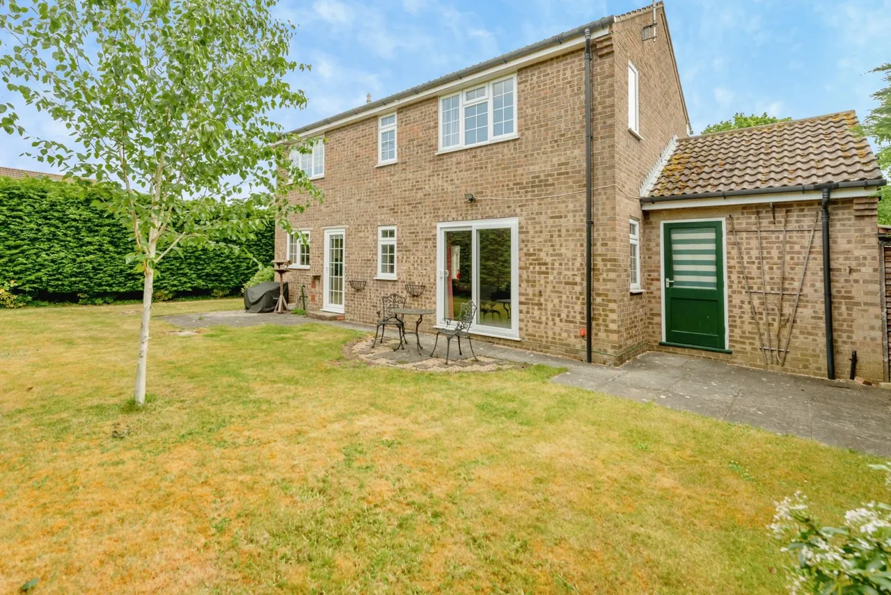Birchwood Close, Horley, RH6, photo 15