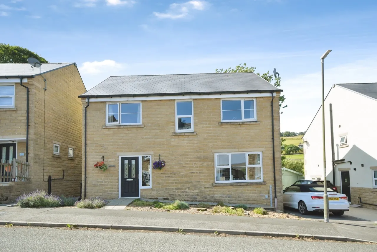 4 bed house for sale — Carr Road, Buxton, Derbyshire, SK17
