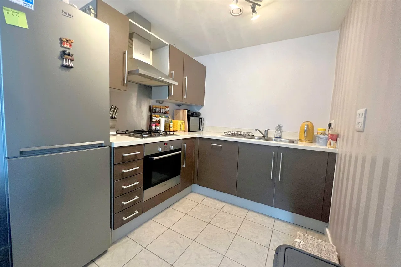 Harrow Close, Addlestone, KT15, photo 4