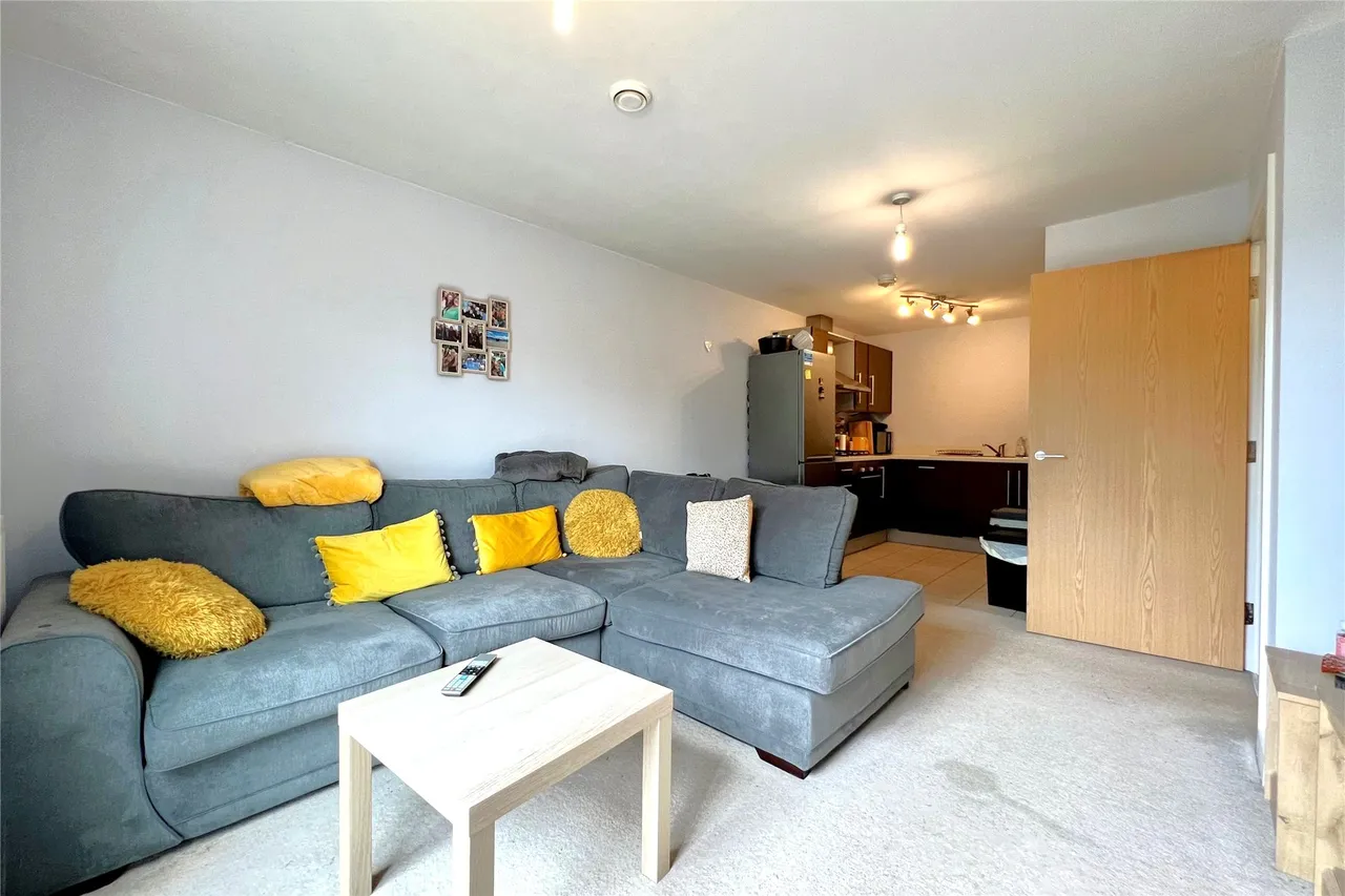 Harrow Close, Addlestone, KT15, photo 5