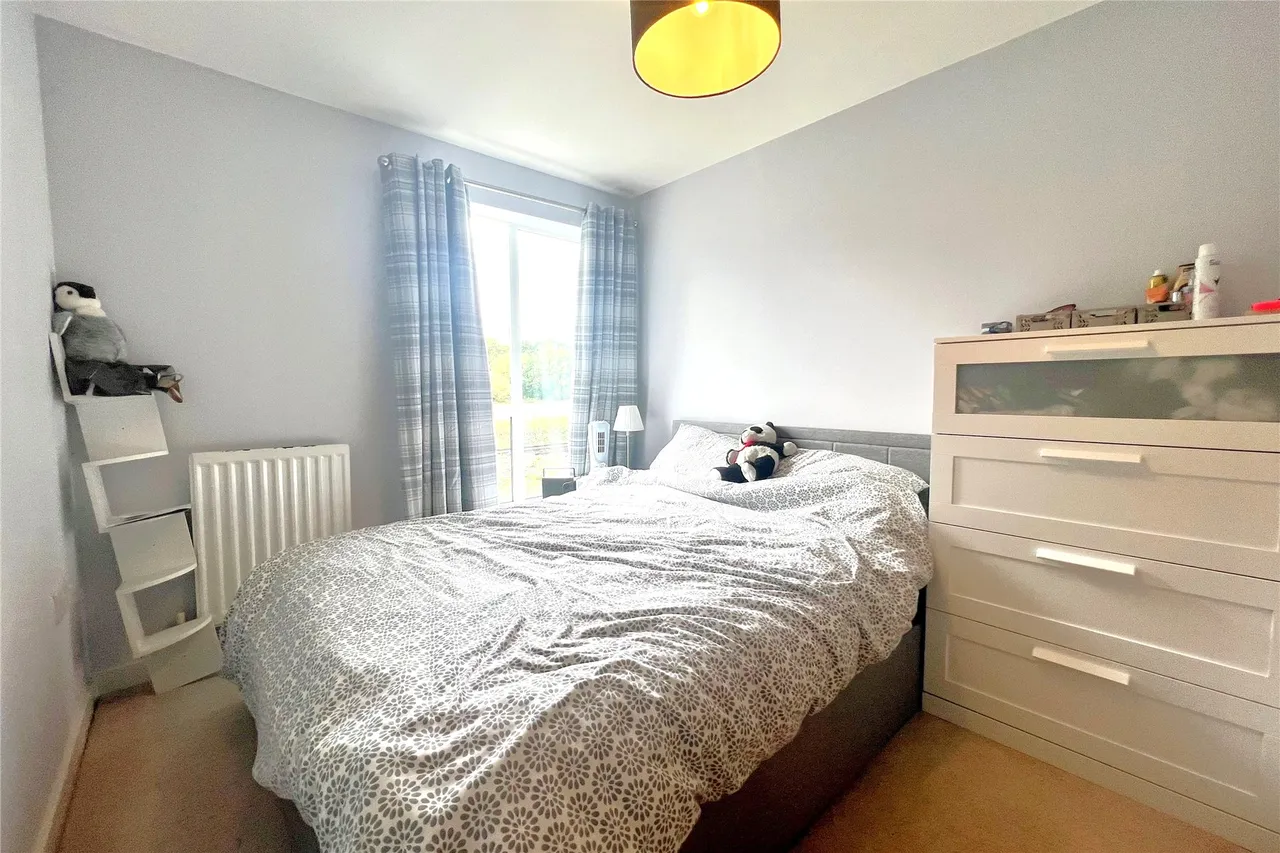 Harrow Close, Addlestone, KT15, photo 7