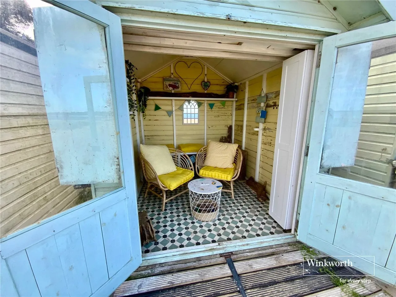 Beach Hut, Gundimore Beach, Christchurch, Dorset, BH23, photo 4