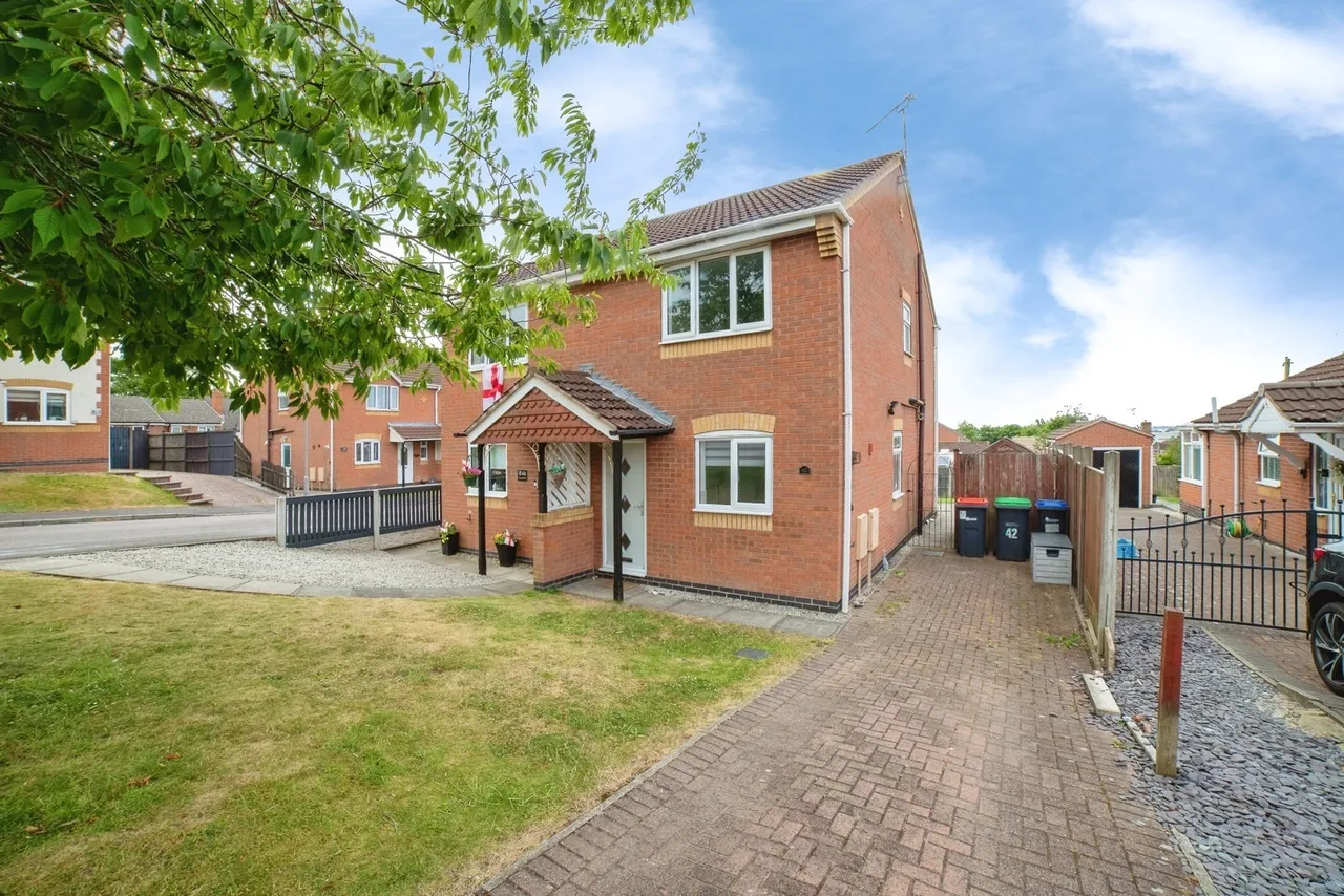 2 bed house for sale — Farnsworth Grove, Huthwaite, Sutton-in-Ashfield, Nottinghamshire, NG17