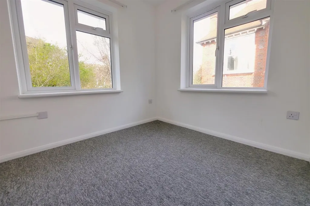 Beccles Road, BN11, photo 5